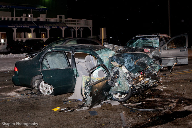 4 hurt in 3 car crash in Lincolnshire 1-13-12